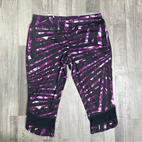 Tek Gear Women's Purple & Black Patterned Mesh Capri Leggings XL - Picture 1 of 6